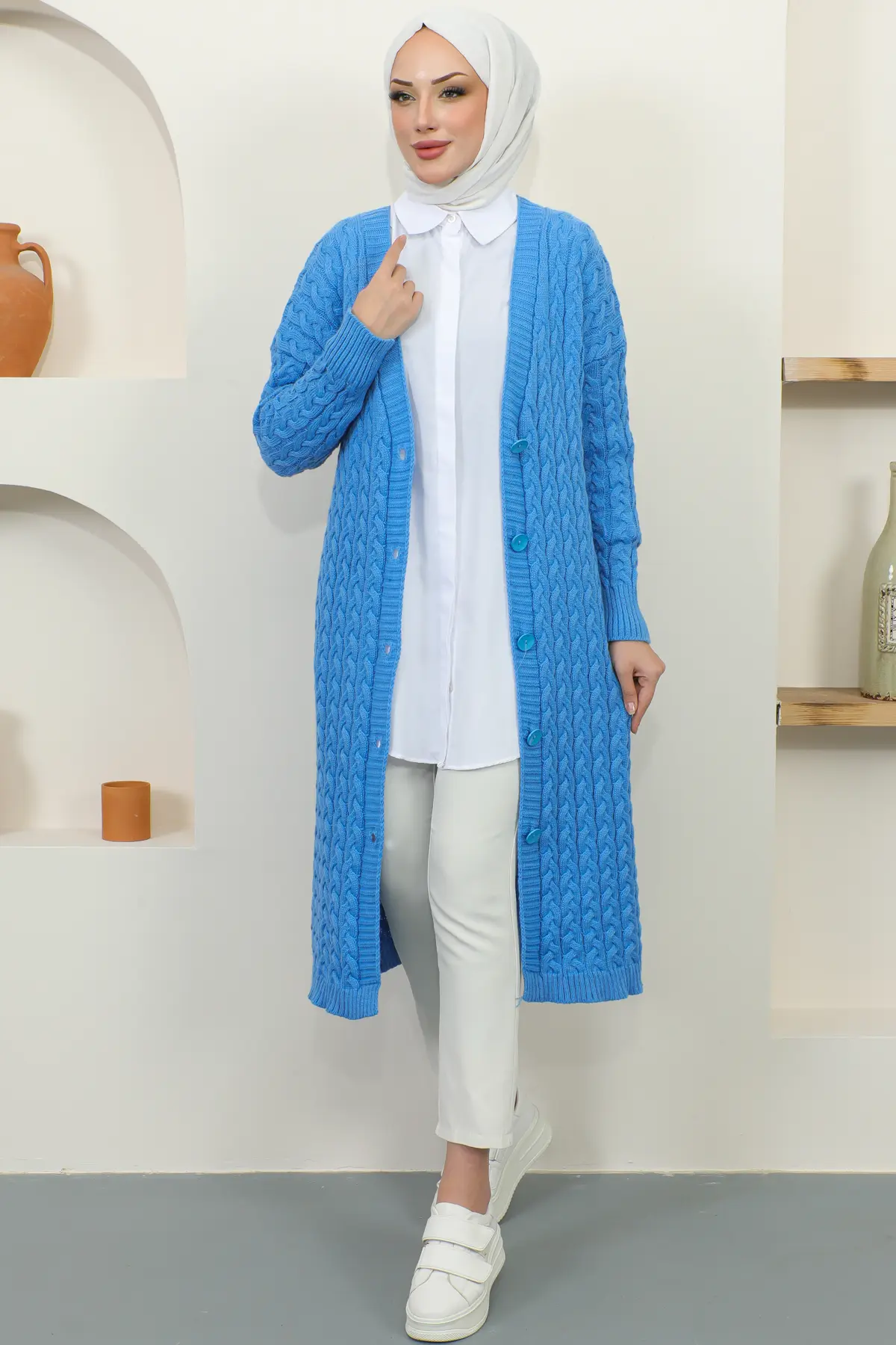 Buttoned Long Knitted Cardigan