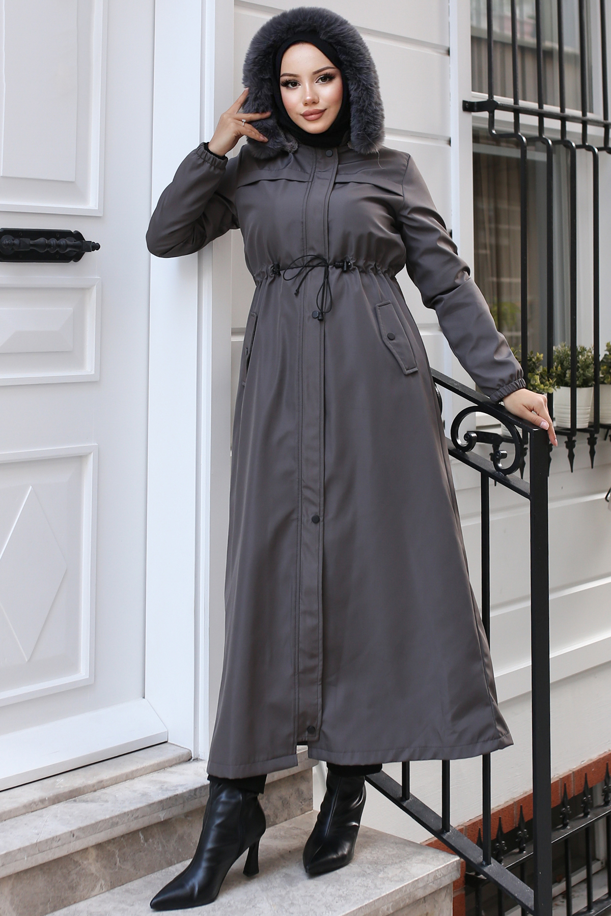 Long Bondite Coat with Plush Inside and Fur Collar