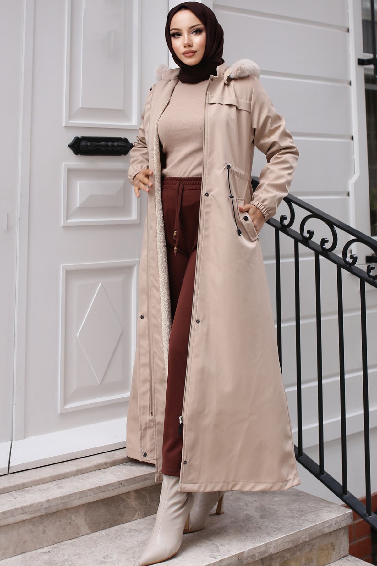 Long Bondite Coat with Plush Inside and Fur Collar