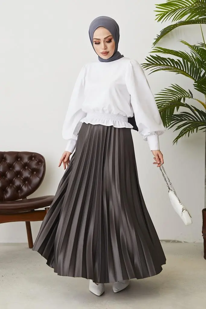 Pleated Skirt with Elastic Waist