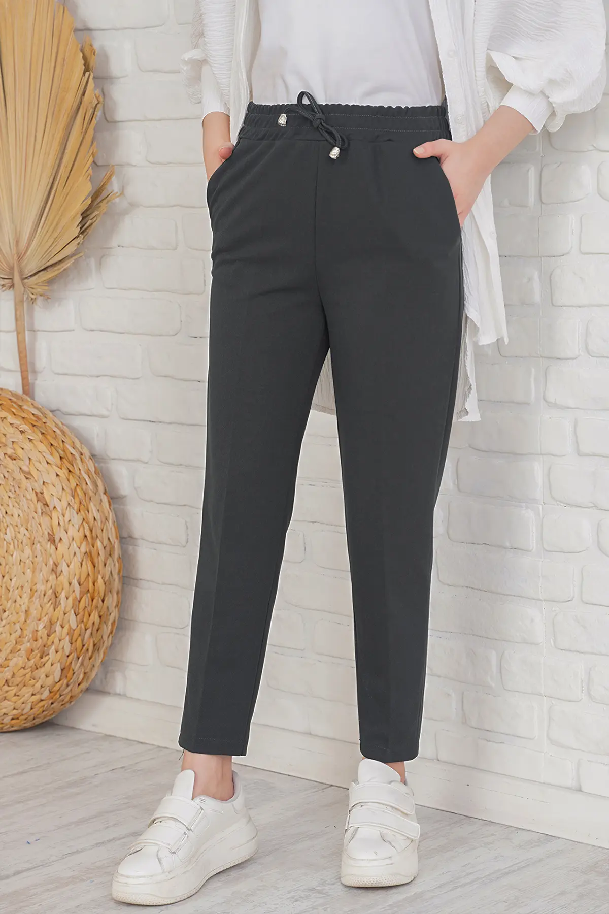 Rope Detailed Elastic Waist Ankle Trousers