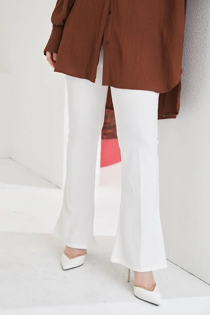 White Spanish Cuffed Fabric Trousers